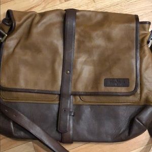 Beautiful Cole Haan messenger bag.